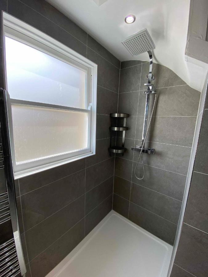 Bath Roof Terrace Apartment, City Centre, Sleeps Up To 8 Exterior foto