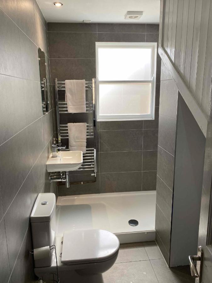 Bath Roof Terrace Apartment, City Centre, Sleeps Up To 8 Exterior foto