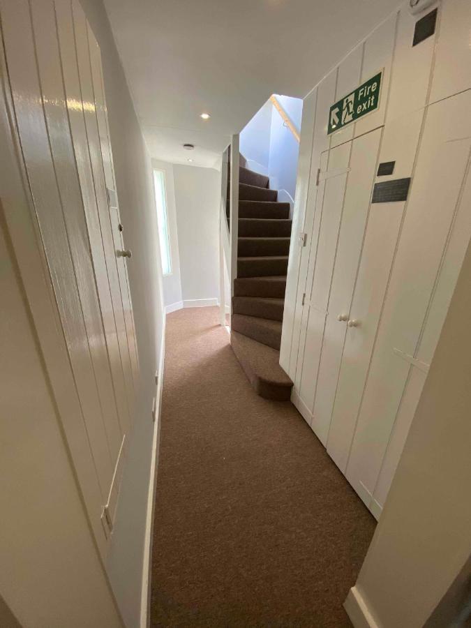Bath Roof Terrace Apartment, City Centre, Sleeps Up To 8 Exterior foto